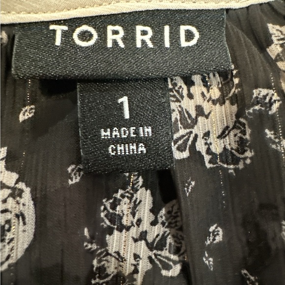 Torrid Elegant Black Floral Women's Top - Picture 7 of 8
